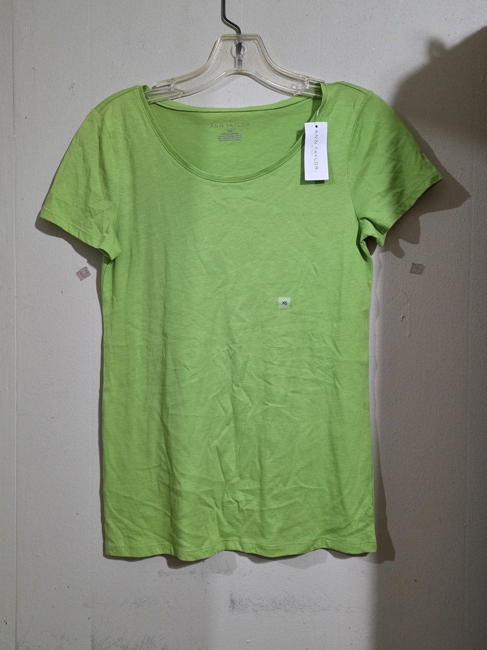Ann Taylor Lime Green Short Sleeve Scoop Neck Tee Shirt XS